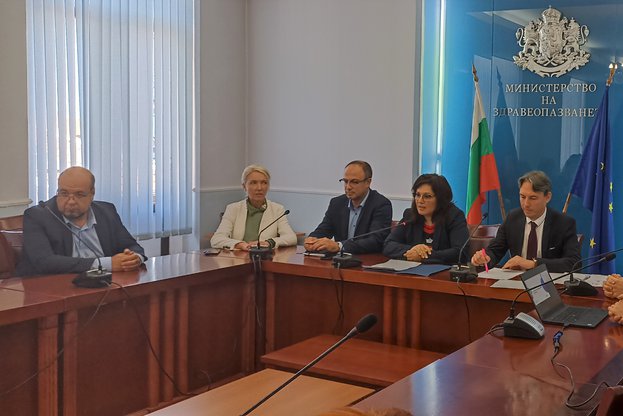 Дигиталните услуги навлизат в здравеопазването, в следващите 6 месеца се обхваща и денталната помощ