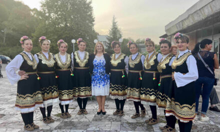 ЕО ДЕНТ И АЛБА ТМ,като представители на денталния бранш,в подкрепа на Народно читалище„Отец Паисий-1927” в с. Извор